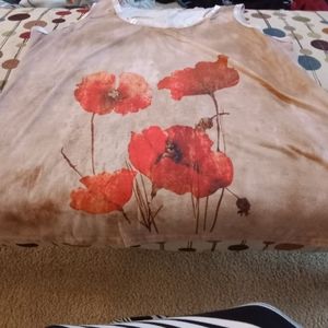 It is a flower tank top plus size